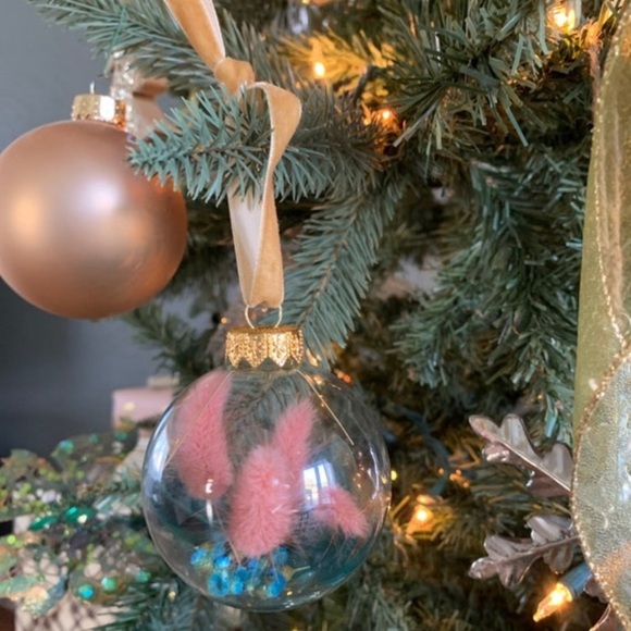 Handmade small Xmas bulb and real air dried plants and teal feathers. - Picture 4 of 5